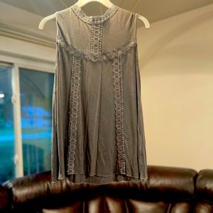 POL grey tank, women’s small
